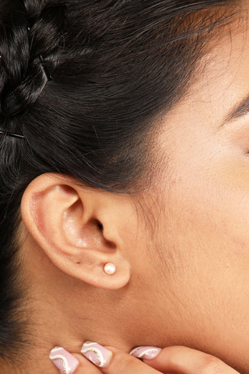 Small Pearl Marvel Stud