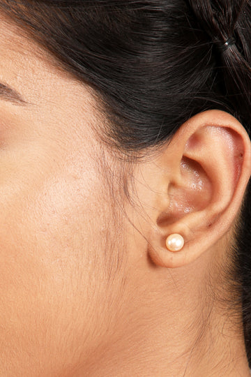 Medium Pearl Marvel Stud