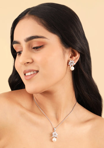 A Pearl of Grace Pendant set