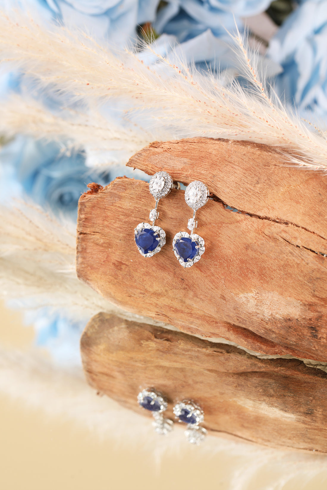 Dangle the Heart Earring