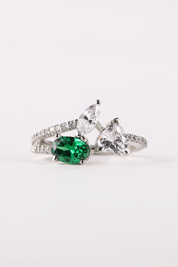 Cluster Ring with Green Crystal
