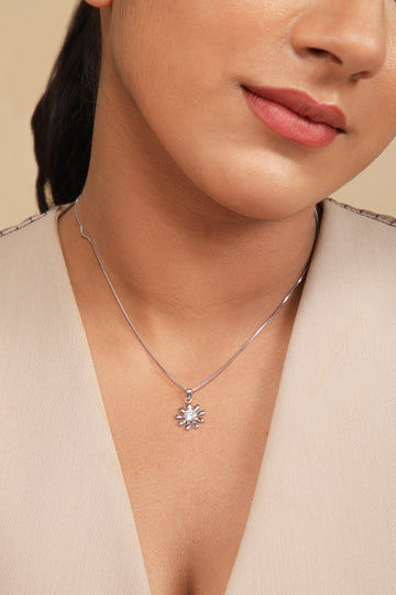Silver Daisy Pendant