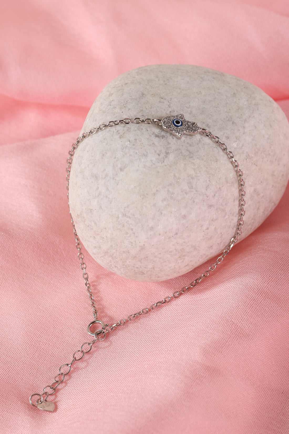 Eye-Catcher Hand Evil eye Bracelet