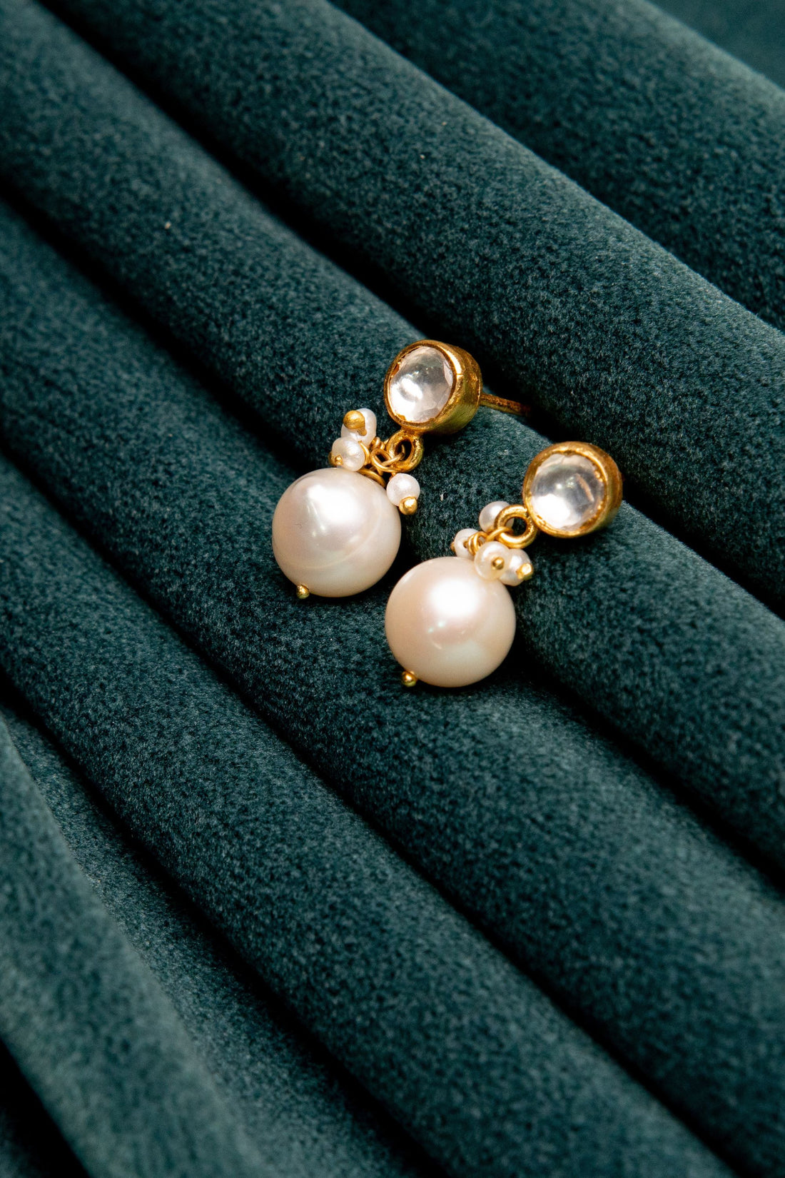 Mahika Pearl Drop Earring
