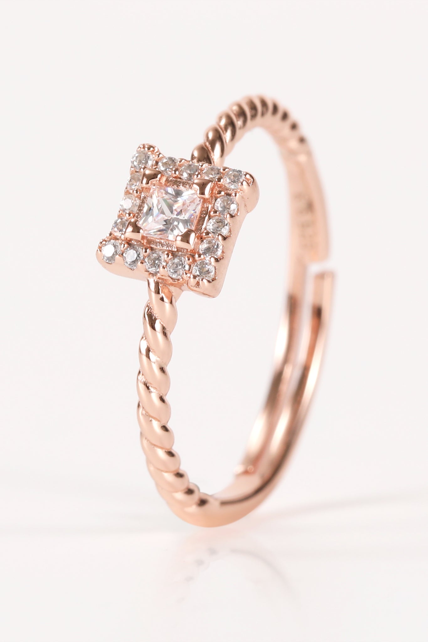 RetroEdge Rose Gold Ring