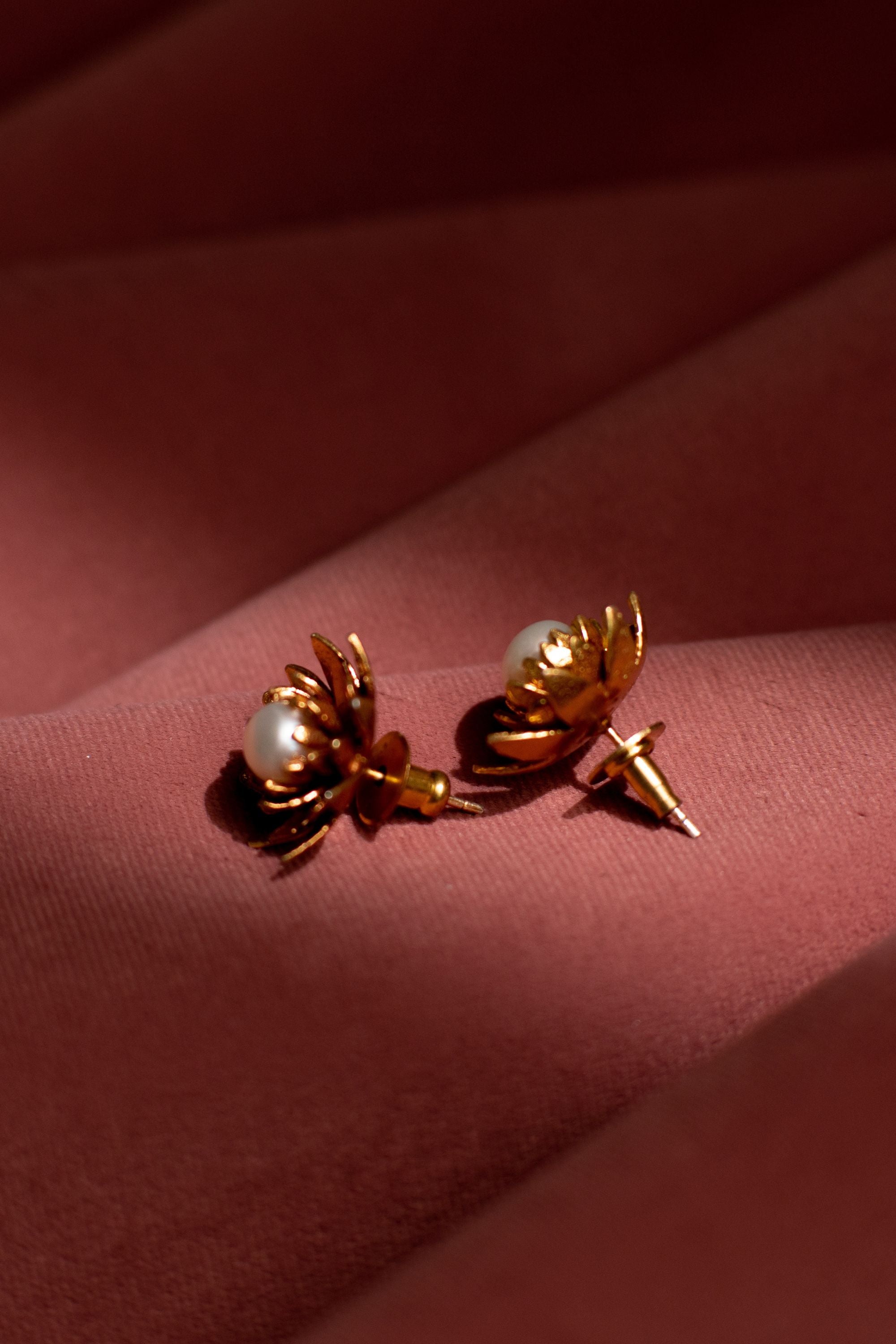 Bhamini- Handcrafted Flower Earring